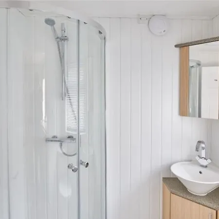 Mad Alice's * Loftus