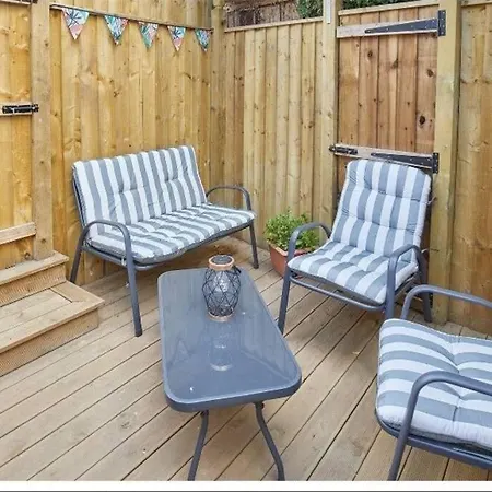 Mad Alice's Dom wakacyjny